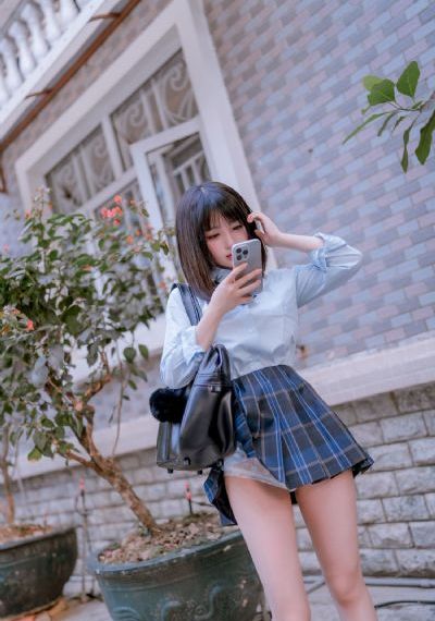 女大学生的沙龙室在线