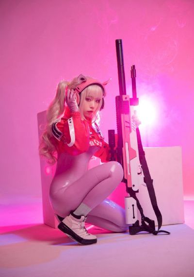 公交车揉捏大乳呻吟喘娇