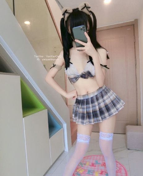漂亮的保姆